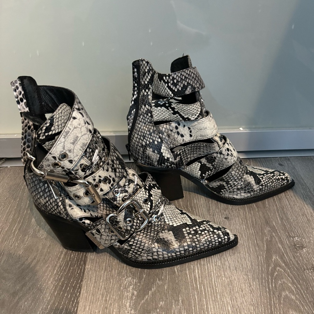 Jeffrey Campbell Caceres Snake Print Ankle Boots (Size 8.5 Women)